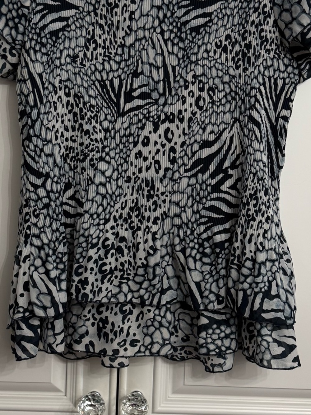 Mandee  XL Navy/White Animal-Print Short Sleeve  Peplum Blouse Ties at Neckline - Picture 7 of 9
